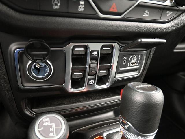 Photo of 2025 Black Clearcoat Jeep Gladiator