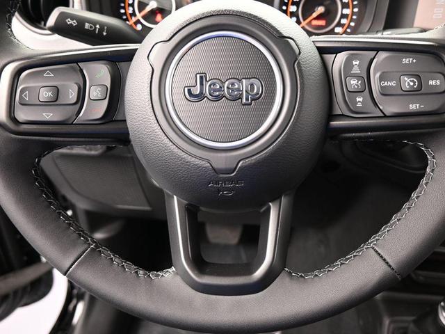 Photo of 2025 Black Clearcoat Jeep Gladiator