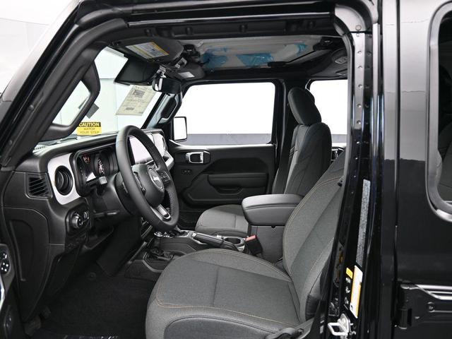 Photo of 2025 Black Clearcoat Jeep Gladiator
