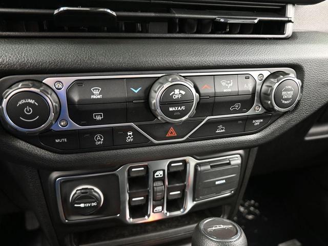 Photo of 2025 Black Clearcoat Jeep Gladiator