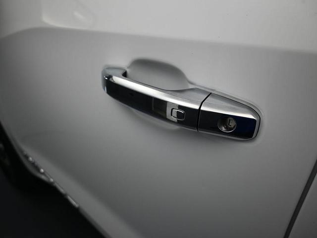 Photo of 2024 Summit White GMC Sierra 1500