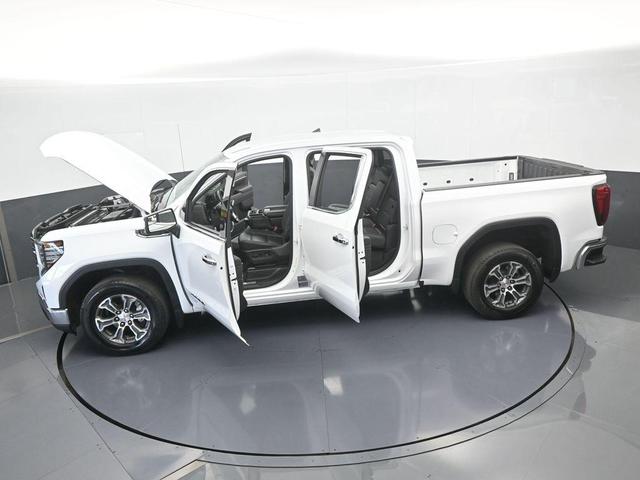 Photo of 2024 Summit White GMC Sierra 1500