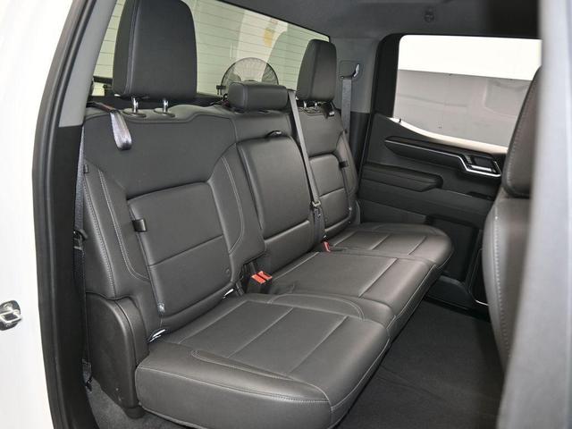 Photo of 2024 Summit White GMC Sierra 1500