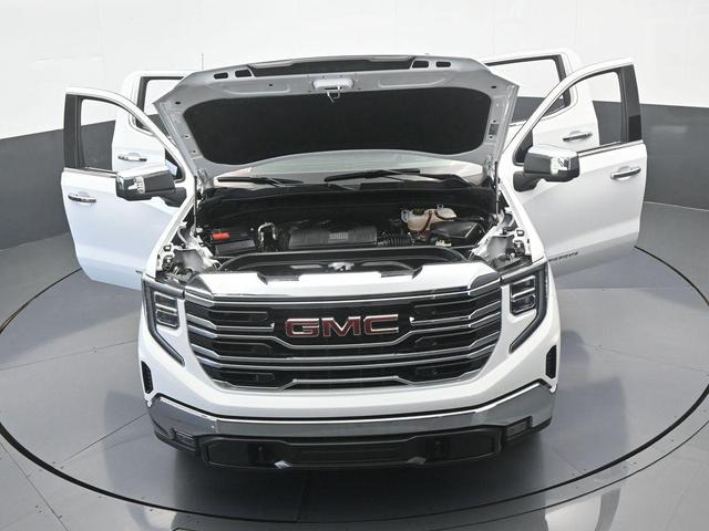 Photo of 2024 Summit White GMC Sierra 1500