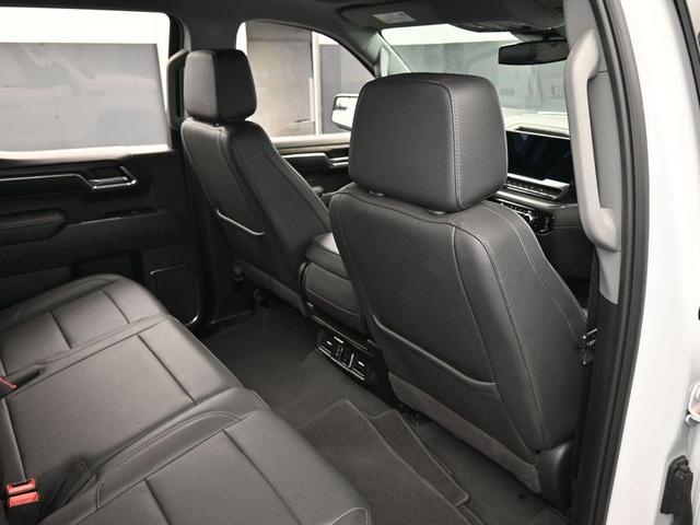 Photo of 2024 Summit White GMC Sierra 1500