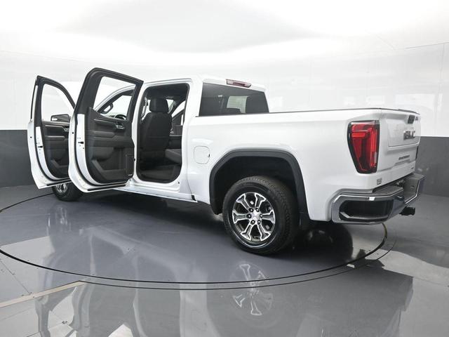 Photo of 2024 Summit White GMC Sierra 1500