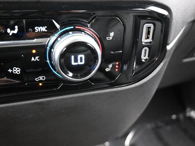 Photo of 2024 Summit White GMC Sierra 1500