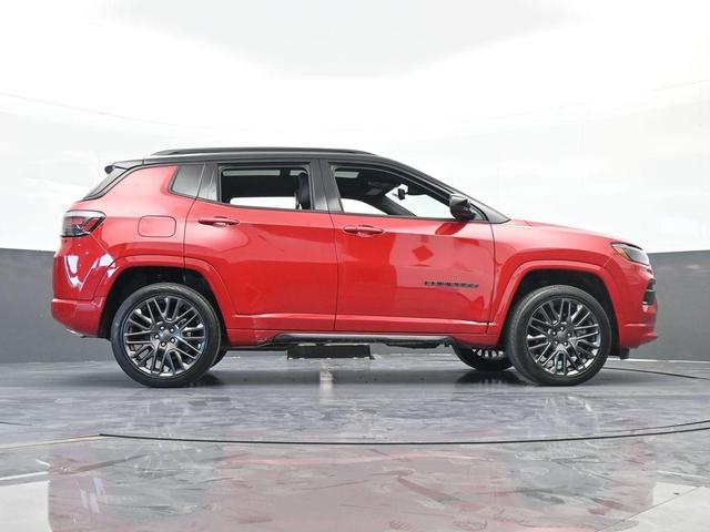 Photo of 2023 Redline Pearlcoat Jeep Compass