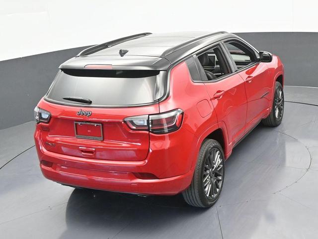 Photo of 2023 Redline Pearlcoat Jeep Compass