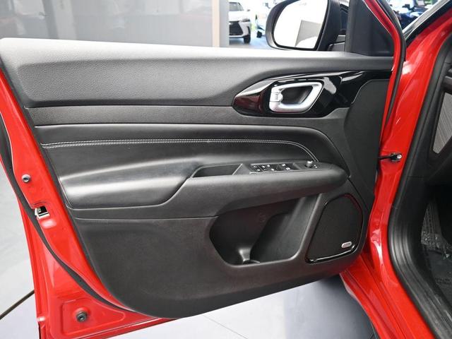 Photo of 2023 Redline Pearlcoat Jeep Compass