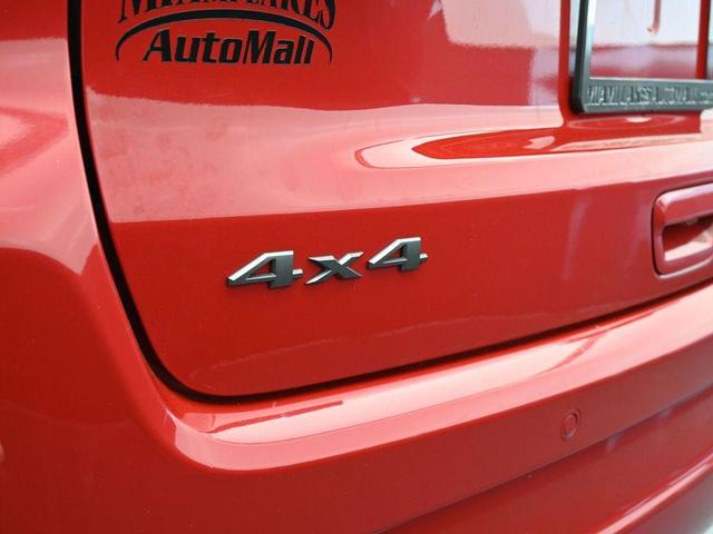 Photo of 2023 Redline Pearlcoat Jeep Compass