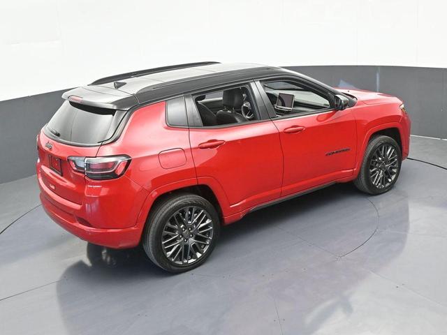 Photo of 2023 Redline Pearlcoat Jeep Compass