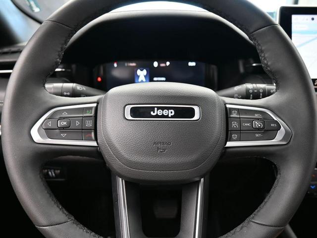 Photo of 2023 Redline Pearlcoat Jeep Compass