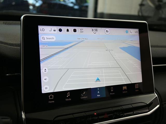 Photo of 2023 Redline Pearlcoat Jeep Compass