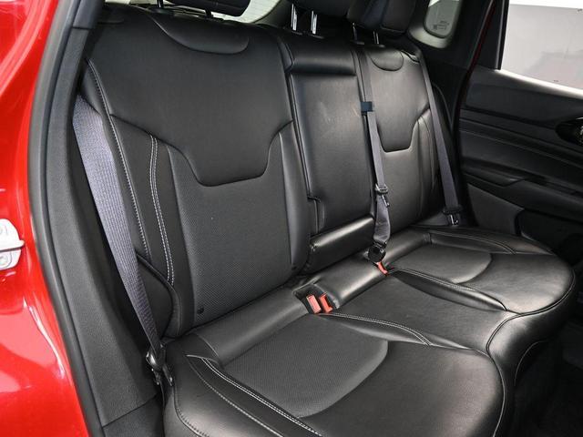 Photo of 2023 Redline Pearlcoat Jeep Compass