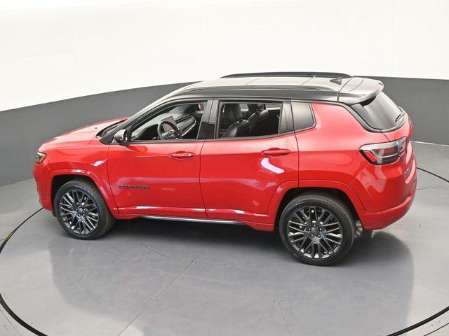 Photo of 2023 Redline Pearlcoat Jeep Compass