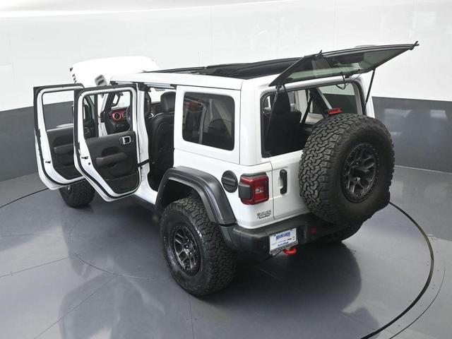 Photo of 2022 Bright White Clearcoat Jeep Wrangler Unlimited