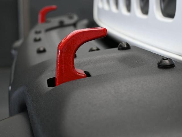Photo of 2022 Bright White Clearcoat Jeep Wrangler Unlimited