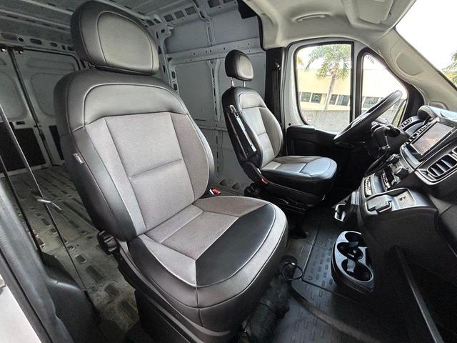 Photo of 2023 Bright White Clearcoat RAM ProMaster 2500