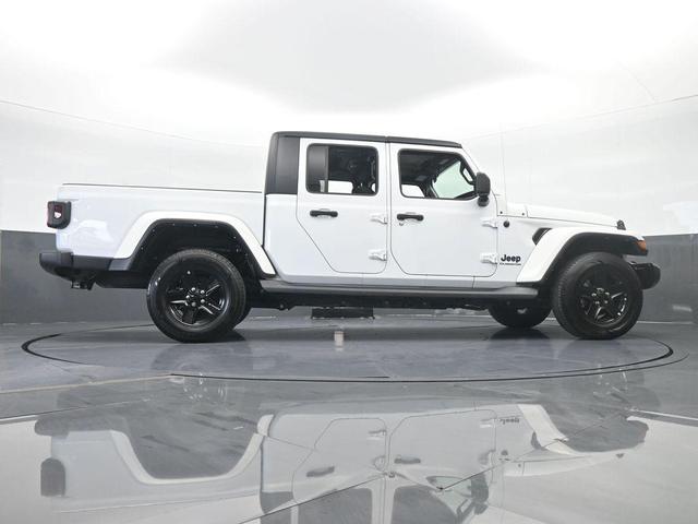 Photo of 2021 Bright White Clearcoat Jeep Gladiator