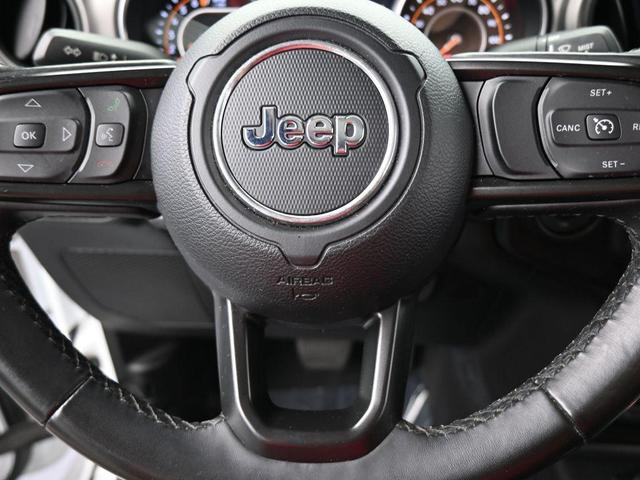 Photo of 2021 Bright White Clearcoat Jeep Gladiator