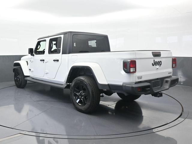 Photo of 2021 Bright White Clearcoat Jeep Gladiator