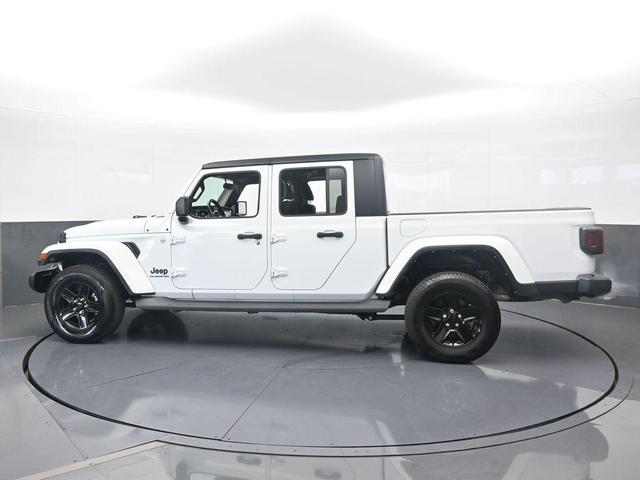 Photo of 2021 Bright White Clearcoat Jeep Gladiator