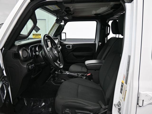 Photo of 2021 Bright White Clearcoat Jeep Gladiator