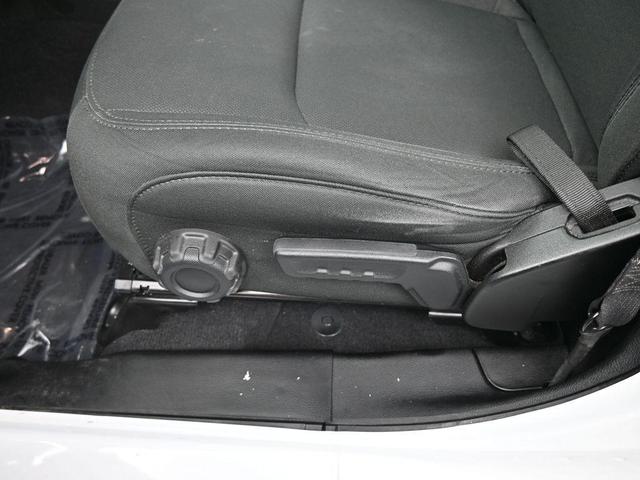 Photo of 2021 Bright White Clearcoat Jeep Gladiator