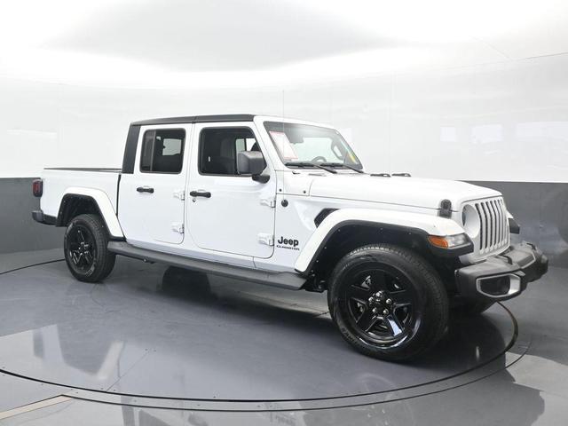 Photo of 2021 Bright White Clearcoat Jeep Gladiator