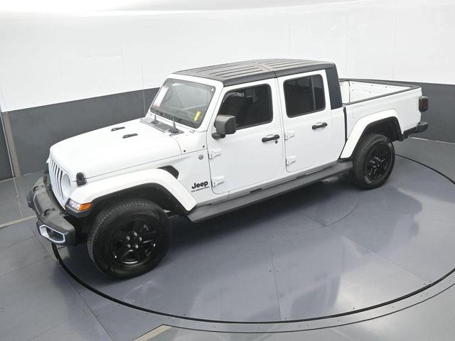 Photo of 2021 Bright White Clearcoat Jeep Gladiator