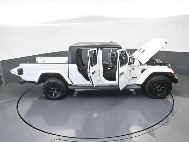 Photo of 2021 Bright White Clearcoat Jeep Gladiator