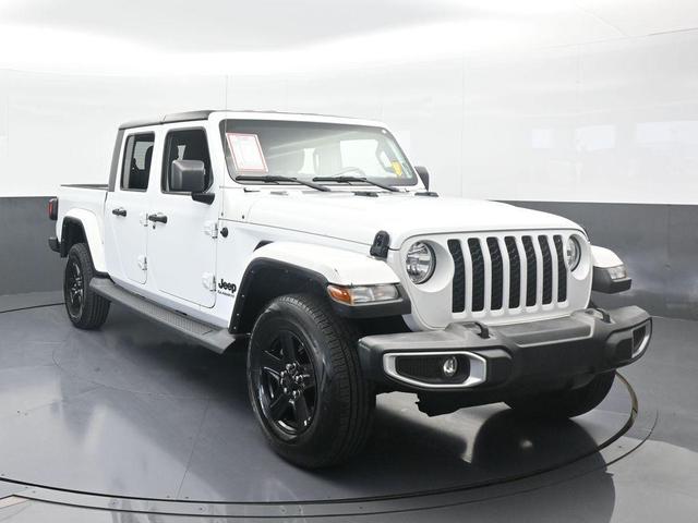 Photo of 2021 Bright White Clearcoat Jeep Gladiator