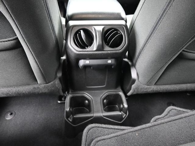Photo of 2021 Bright White Clearcoat Jeep Gladiator