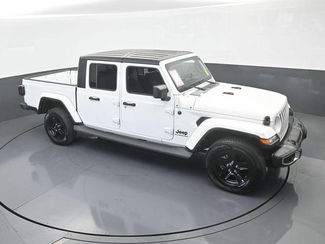 Photo of 2021 Bright White Clearcoat Jeep Gladiator