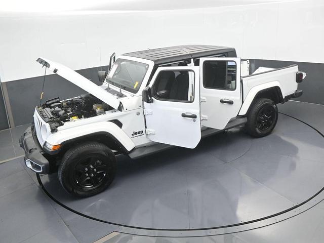 Photo of 2021 Bright White Clearcoat Jeep Gladiator