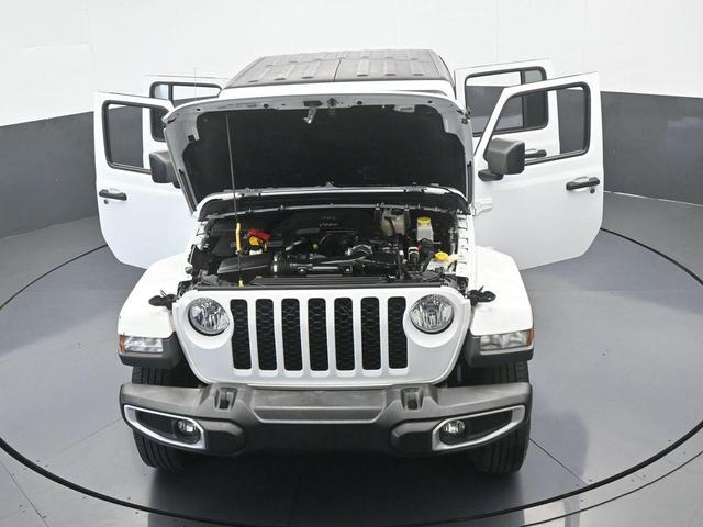 Photo of 2021 Bright White Clearcoat Jeep Gladiator