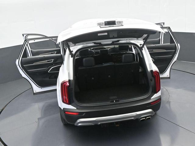Photo of 2022 Glacial White Pearl Kia Telluride