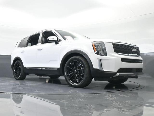 Photo of 2022 Glacial White Pearl Kia Telluride
