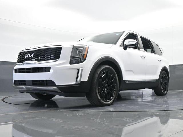 Photo of 2022 Glacial White Pearl Kia Telluride