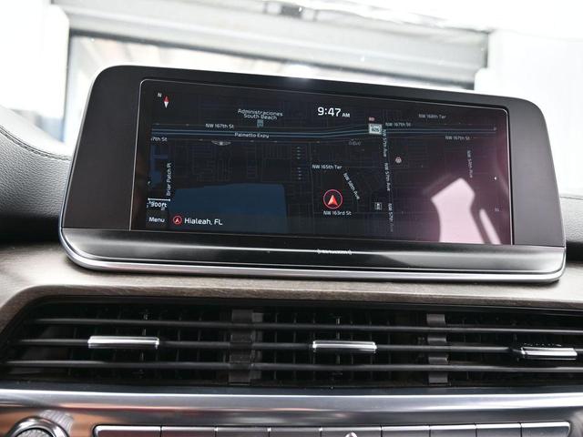 Photo of 2022 Glacial White Pearl Kia Telluride