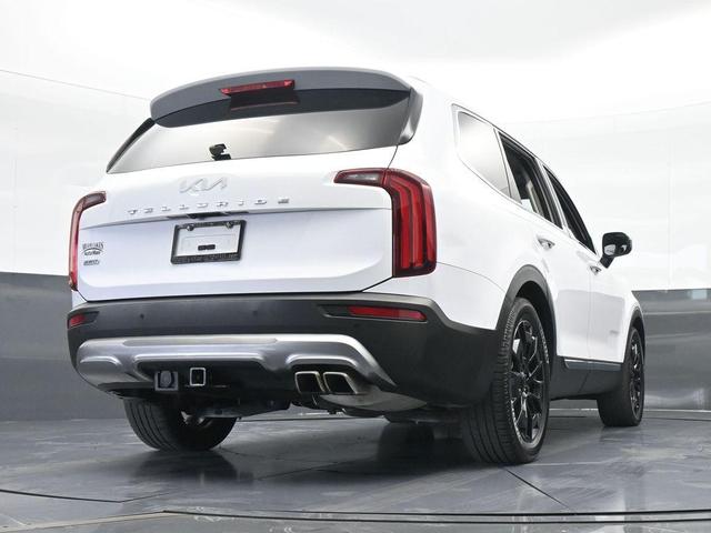 Photo of 2022 Glacial White Pearl Kia Telluride