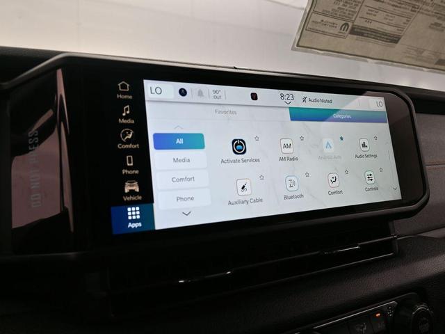 Photo of 2024 Black Clearcoat Jeep Gladiator