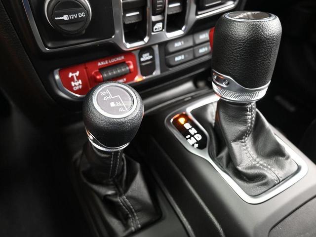 Photo of 2024 Black Clearcoat Jeep Gladiator