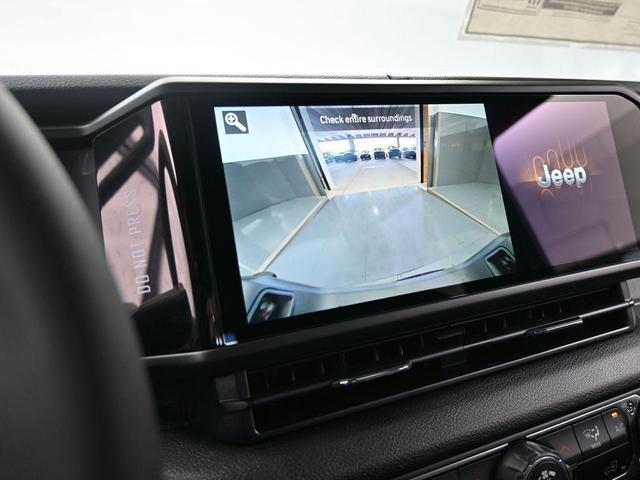 Photo of 2024 Black Clearcoat Jeep Gladiator