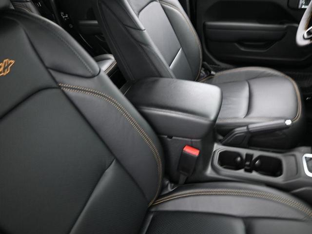 Photo of 2024 Black Clearcoat Jeep Gladiator