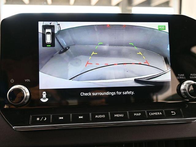 Photo of 2023 White Diamond Mitsubishi Outlander