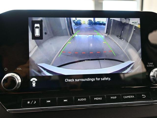 Photo of 2023 White Diamond Mitsubishi Outlander