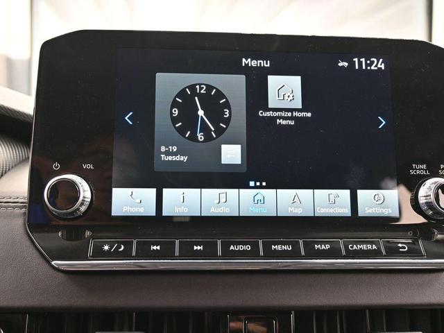 Photo of 2023 White Diamond Mitsubishi Outlander