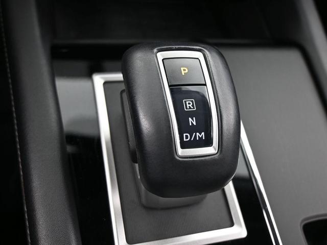 Photo of 2023 White Diamond Mitsubishi Outlander